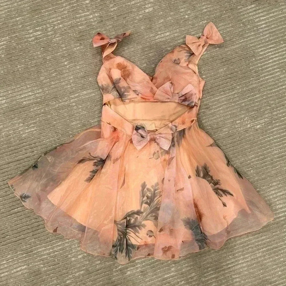 ASOS LUXE bow prom selkie
skirt mini sun dress in floral off shoulder cutouts - Picture 3 of 9